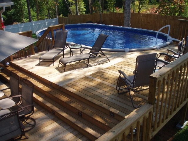 piscine hors sol et terrasse en bois