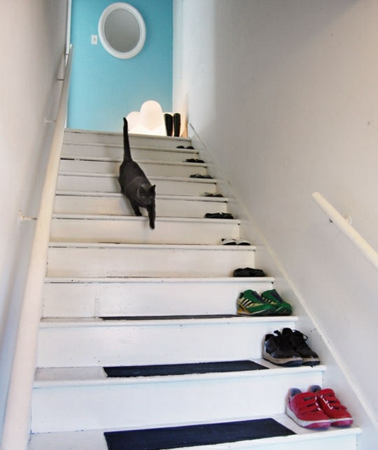 rangement chaussures dans escalier