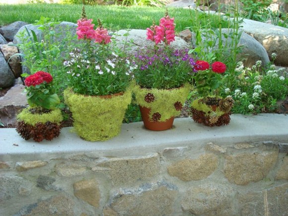 48 pots de fleurs en objets de récup pour en décorer le jardin!