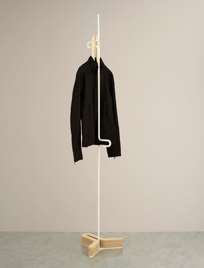porte manteau de design en bois minimaliste