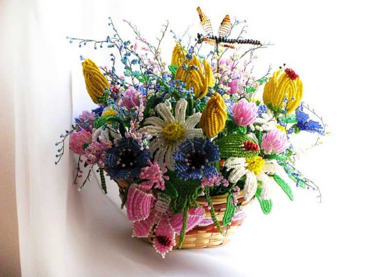 compositions florales idée fleurs plastiques