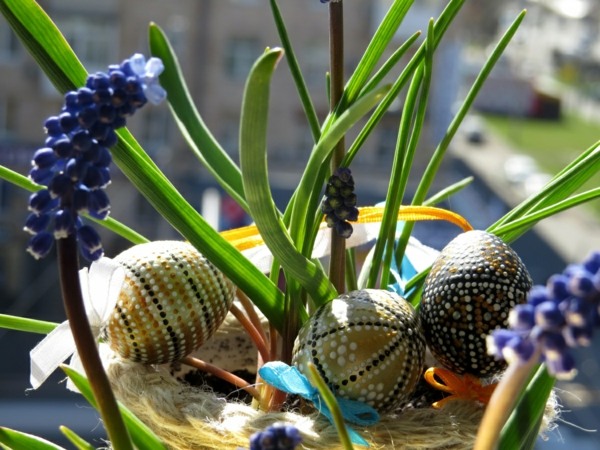 décoration florale Pâques oeufs