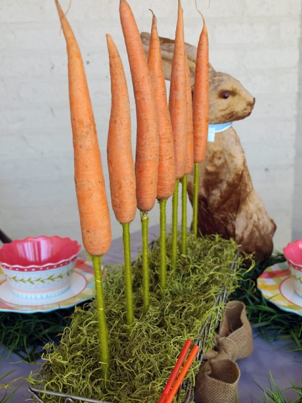 décoration florale Pâques carottes
