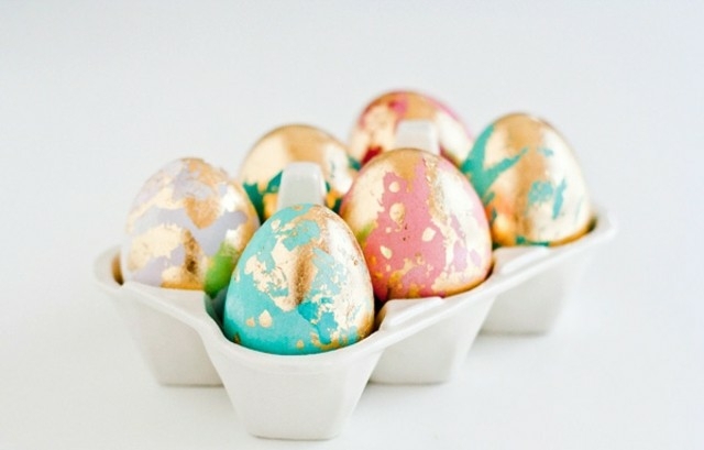 boîte à œufs plastique idée déco pâques pas cher coloriage de paques 