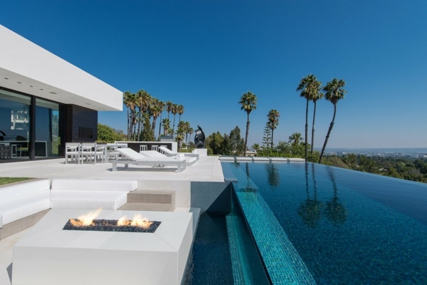 villa de luxe moderne piscine
