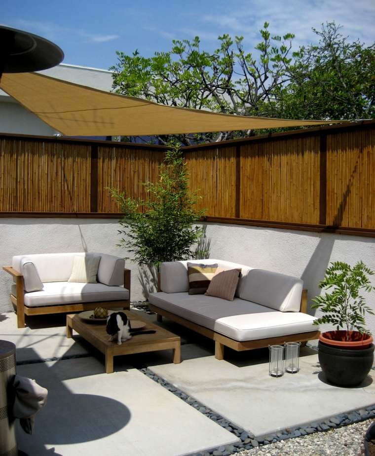 clôture en bambou jardin moderne
