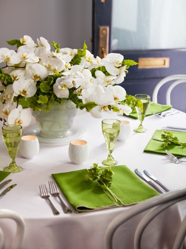 centre de table fleurs vert blanc
