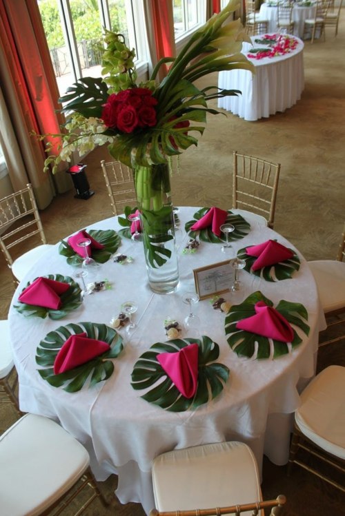 centre de table fleurs déco mariage rouge vert
