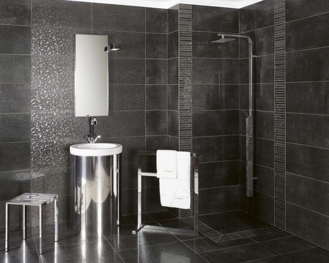salle de bain carrelage noir miroir mobilier design 