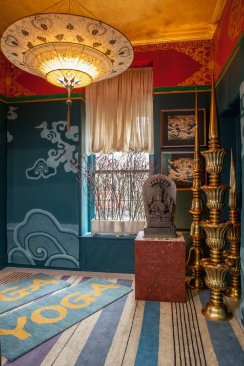 chambre coloree statues motifs orientaux