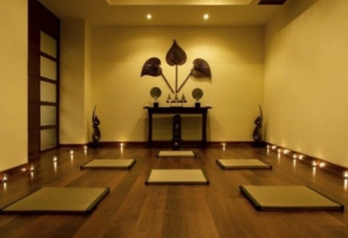 salle meditation bougies