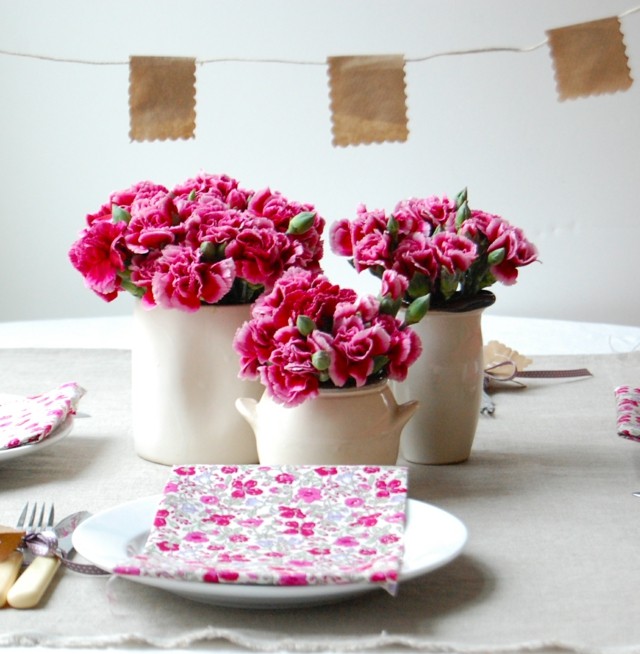 Decoration florale table œillets