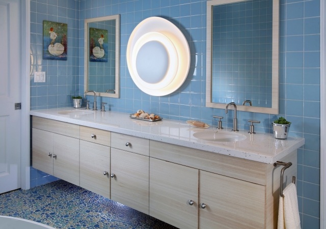 Idée déco salle de bains couleur-bleue-miroir-rectangulaire-vasque