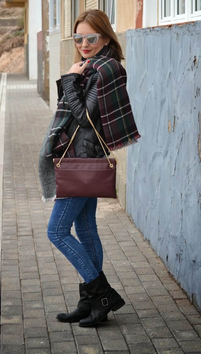 accessoires-femme-automne-écharpe-sombre-carreaux-vert-marron-sac-main-marron accessoires femme