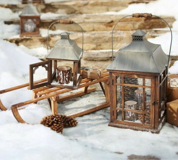 ambiance noel lanterne et luge en bois rustique
