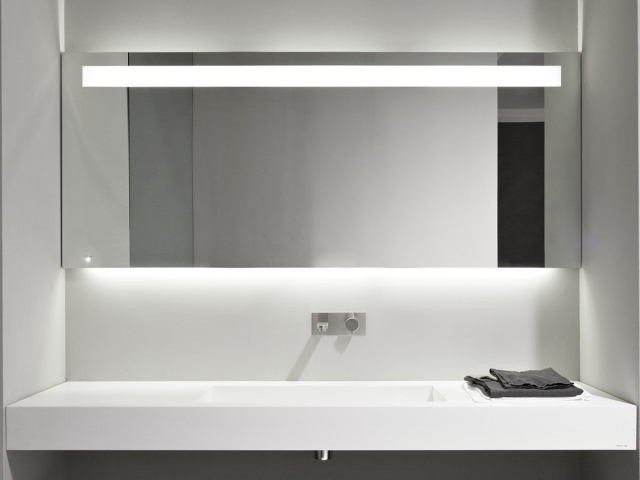antonio-lupi-design-miroir-rectangulaire-salle-de-bains-moderne-confort-complet