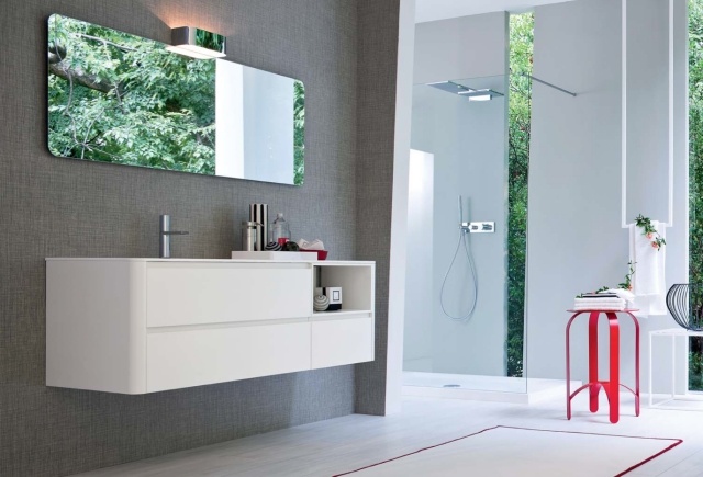 antonio-lupi-design-miroir-salle-de-bains-moderne-confort-complet-tabouret-rouge