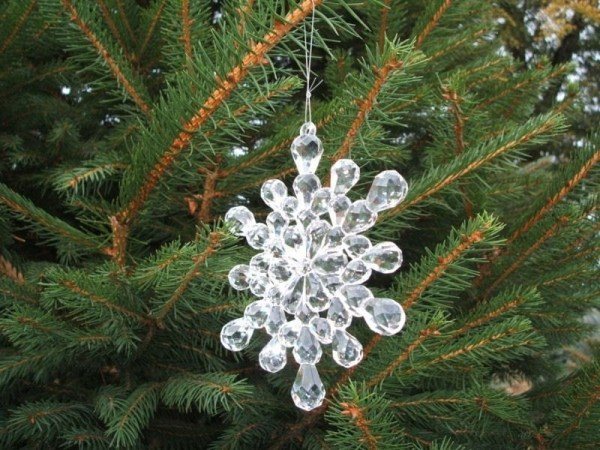 arbre-de-noël-idée-originale-flacons-neige-transparent