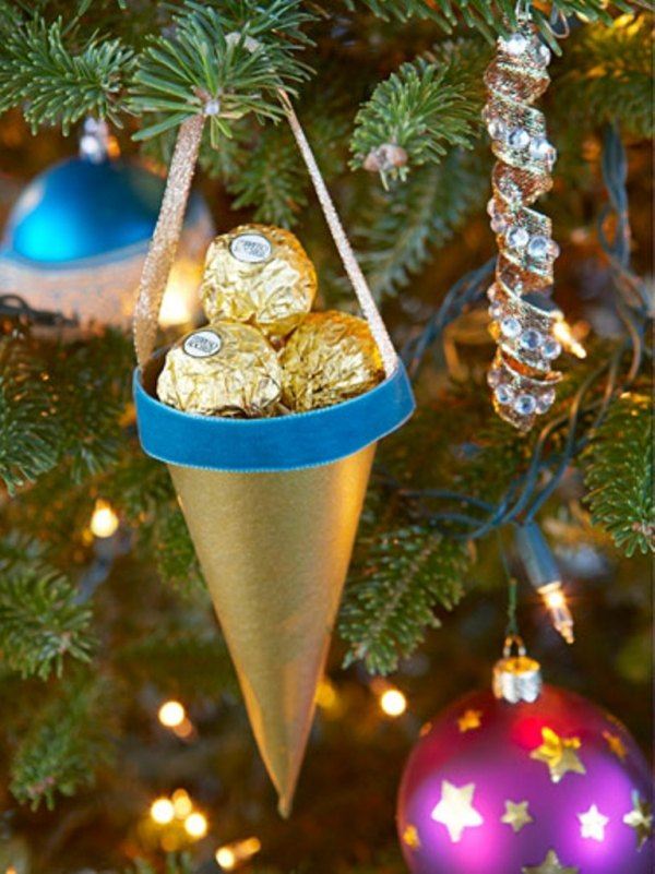 bricolage-Noël-papier-cône-doré-bonbons bricolage de Noël