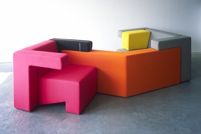 canapé-chaise-salon-confort-complet-idée-originale-couleur-orange-cyclamen-jaune-gris