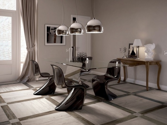 carrelage-imitation-parquet-clair-accents-sombres-chaises-noires-ultra-modernes-table-verre