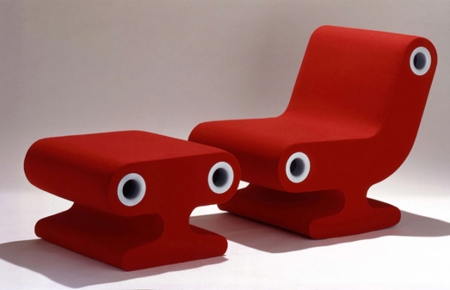 chaise-repose-pieds-couleur-rouge-salon-confort-complet-idée-originale