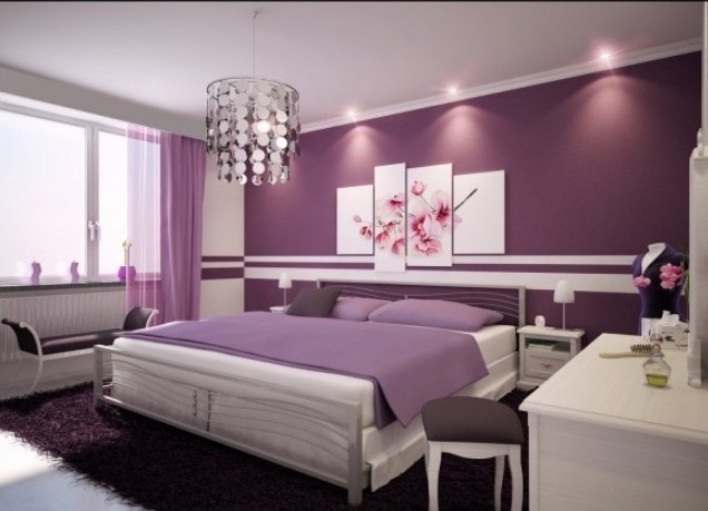 chambre-ado-idées-originales-lit-bureau-couverture-violette-coussins