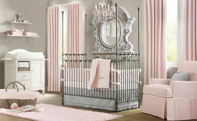 chambre bébé moderne lit bébé idée déco tapis de sol rose 