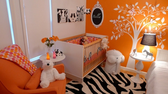 chambre fille décoration idée bébé peluche tapis de sol canapé orange chambre bébé sticker déco