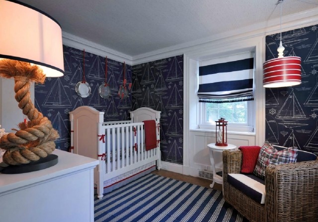 chambre-bébé-garçon-style-nautique-tapis-rayures-murs-bleu-foncé chambre bébé garçon