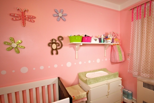 murs déco idée chambre pour bébé fille lit rangement sticker
