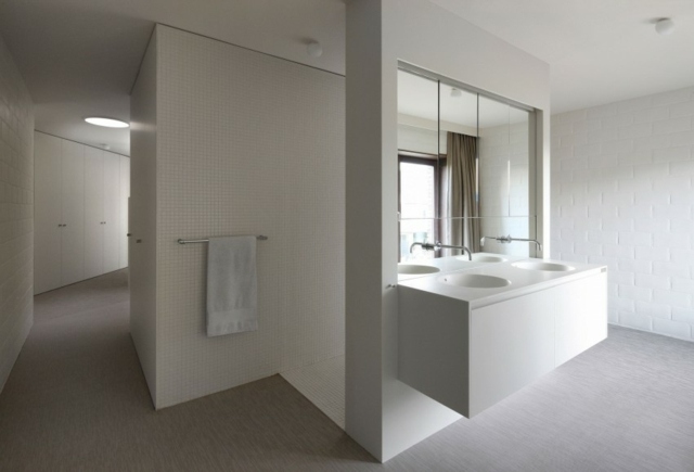 decoration salle bain moderne blanc