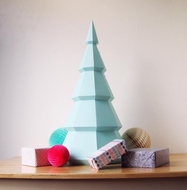 déco-Noël-3D-papier-sapin-Noel-bleu-pâle-boîtes-cadeaux