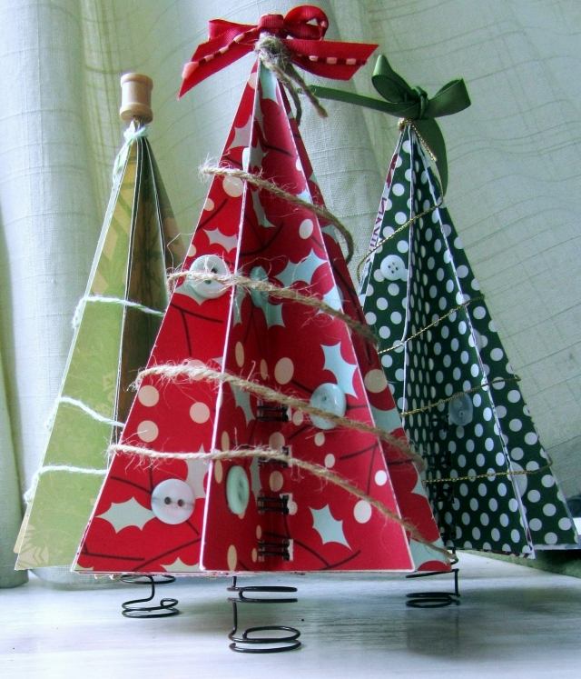 déco-Noël-plié-papier-rouge-vert-petits-rubans déco Noël
