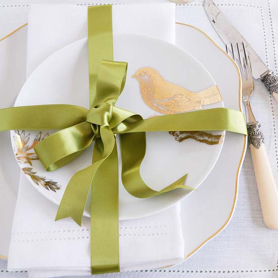 déco-table-Noël-assiettes-serviette-cadeau