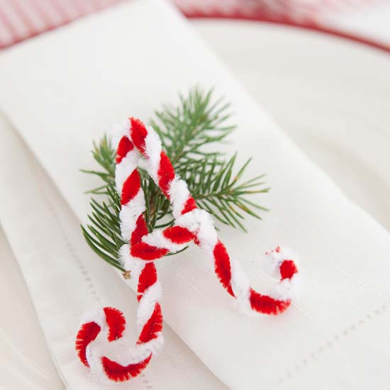 déco-table-Noël-rond-serviette-fil-chenille