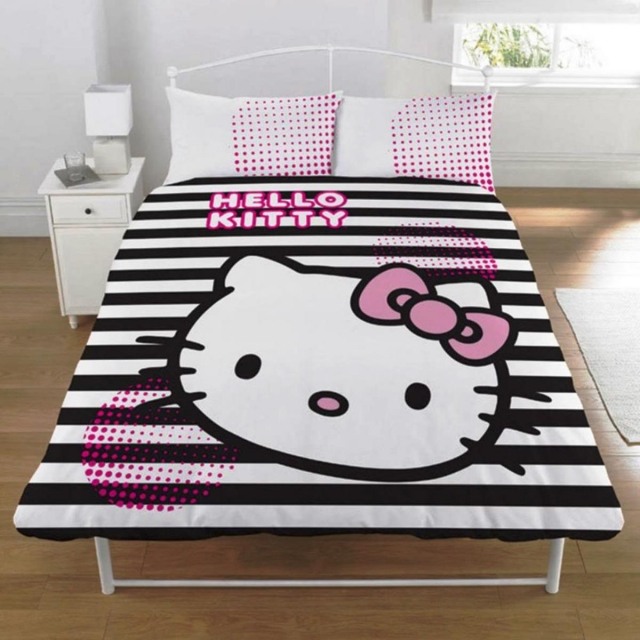 décoration-chambre-fille-linge-lit-thème-Hello-Kitty-coussins-chambre-enfant