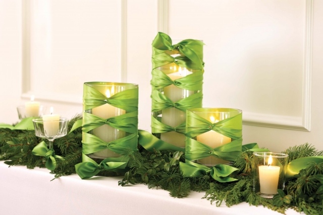 décoration de table hiver-idées-ruban-cadeau-bougie