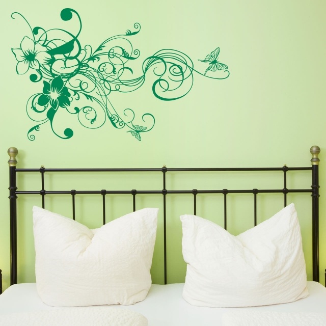 décoration-murale-idée-originale-motif-floral-couleur-verte