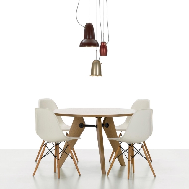 ensemble-chaises-design-Eames-DAW-table