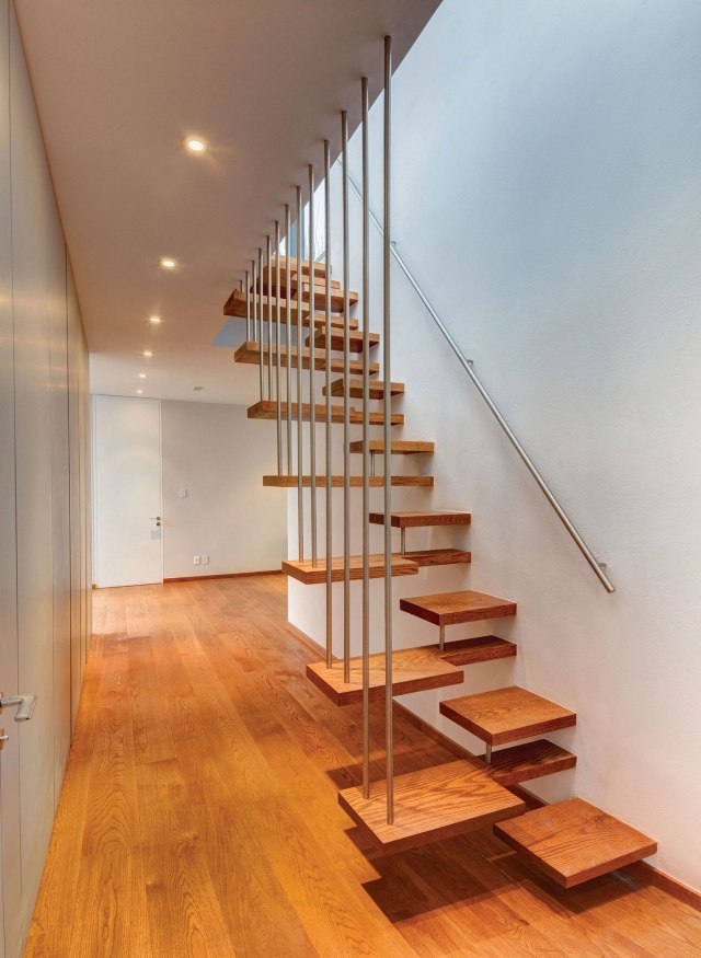 escalier de design moderne suspendu-bois