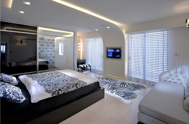 faux-plafond-blanc-éclairage-intégré-chambre-coucher