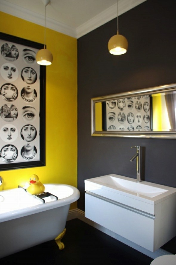 idée salle de bain jaune noir