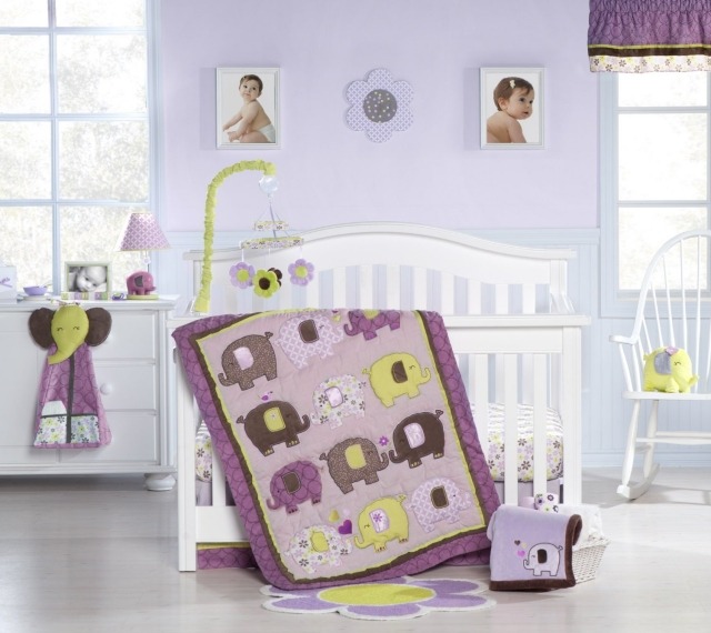 idée-déco-chambre-bébé-literie-lilas-motifs-éléphants-jaune-marron-lilas idée déco chambre bébé