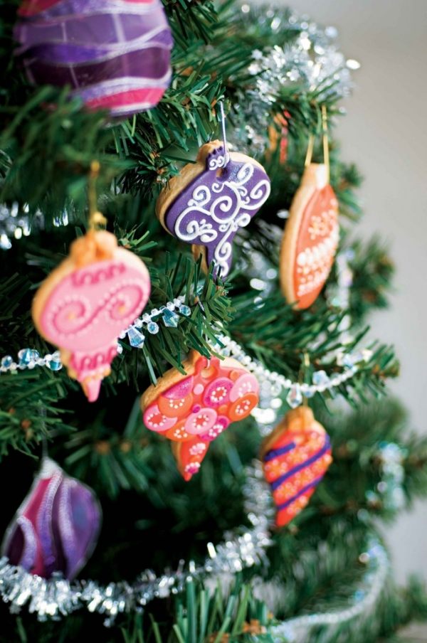 idée décoration sapin Noël biscuits colorés