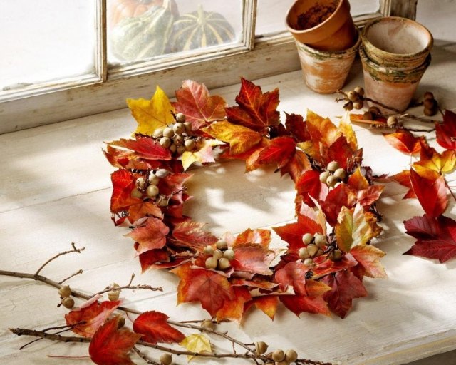 idées-déco-automne-couronne-décorative-feuilles-glands