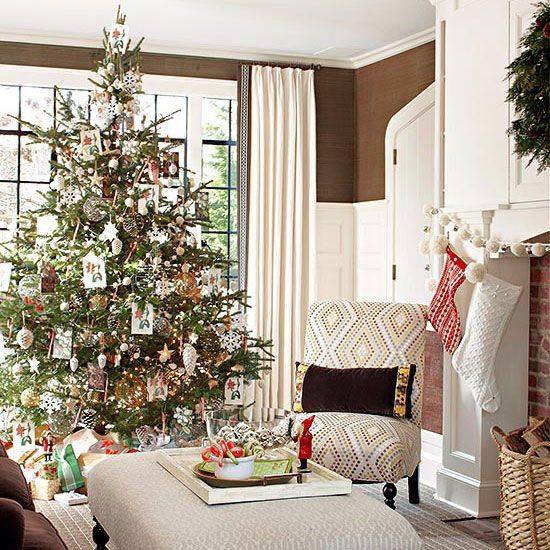 idées-décoration-Noël-salle-séjour-ornements-blancs-cannes-sucre idées décoration de Noël