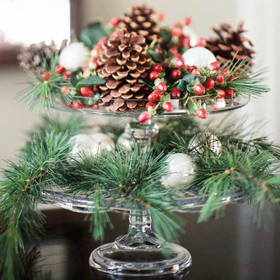 idées-table-Noël-déco-branches-pin-vertes-pommes-pin idées table de Noël
