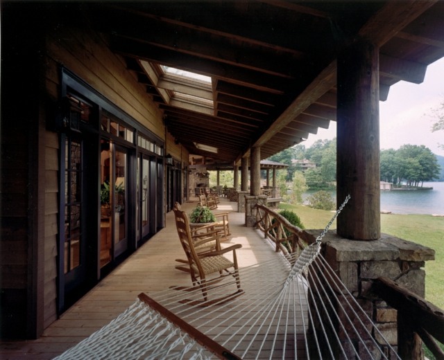 longue veranda sol bois vue hamac