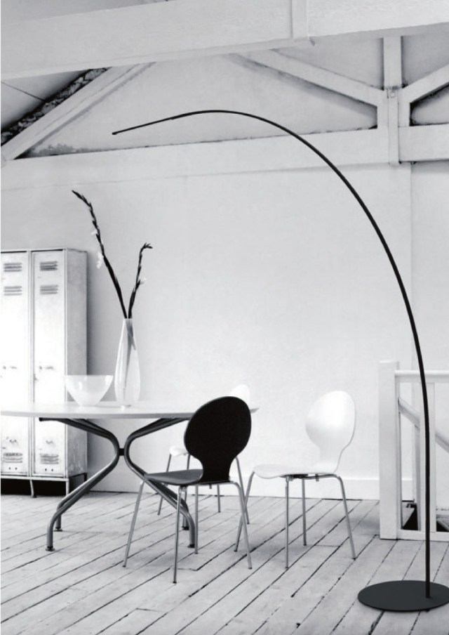 luminaire-design-yumi-Fontana-Arte-noire-élégante-salle-manger luminaire design